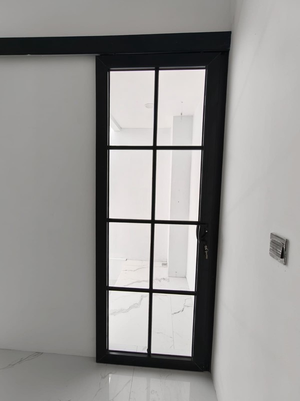 7 Milyar-an Dijual Rumah Baru Pakuwon Indah The Mansion - New American Classic Surabaya Barat - Spesial Attic Rooftop Desain 3 Lantai - Strategis lokasi dekat Pakuwon Mall, Graha Family , Citraland 