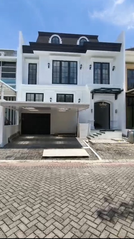 7 Milyar-an Dijual Rumah Baru Pakuwon Indah The Mansion - New American Classic Surabaya Barat - Spesial Attic Rooftop Desain 3 Lantai - Strategis lokasi dekat Pakuwon Mall, Graha Family , Citraland 