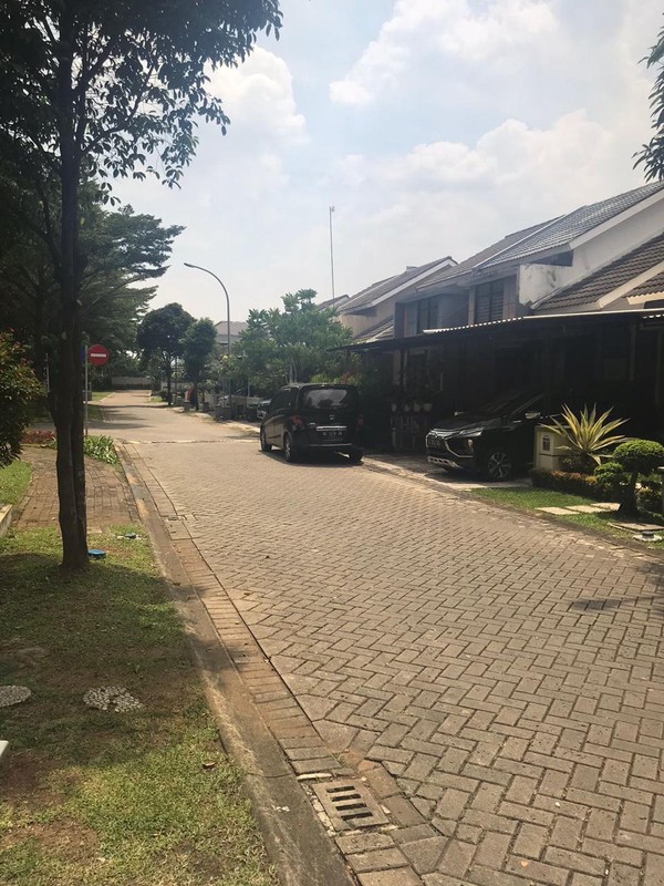 Rumah dengan Desain Modern Hunian Nyaman dan Asri @Graha Raya