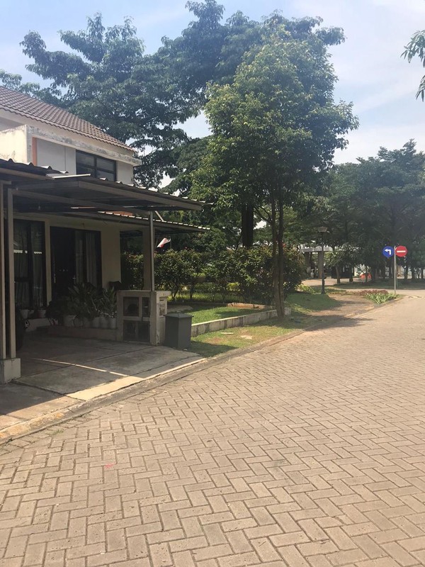 Rumah dengan Desain Modern Hunian Nyaman dan Asri @Graha Raya