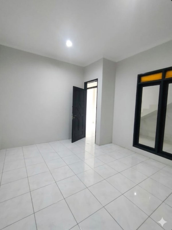 1 Milyar-an Dijual Rumah Baru Babatan Pratama Wiyung Surabaya Barat  - New Baru Minimalis Modern 2 Lantai dekat Taman Pondok Indah, Royal Residence , Babatan Mukti, Pakuwon Mall  