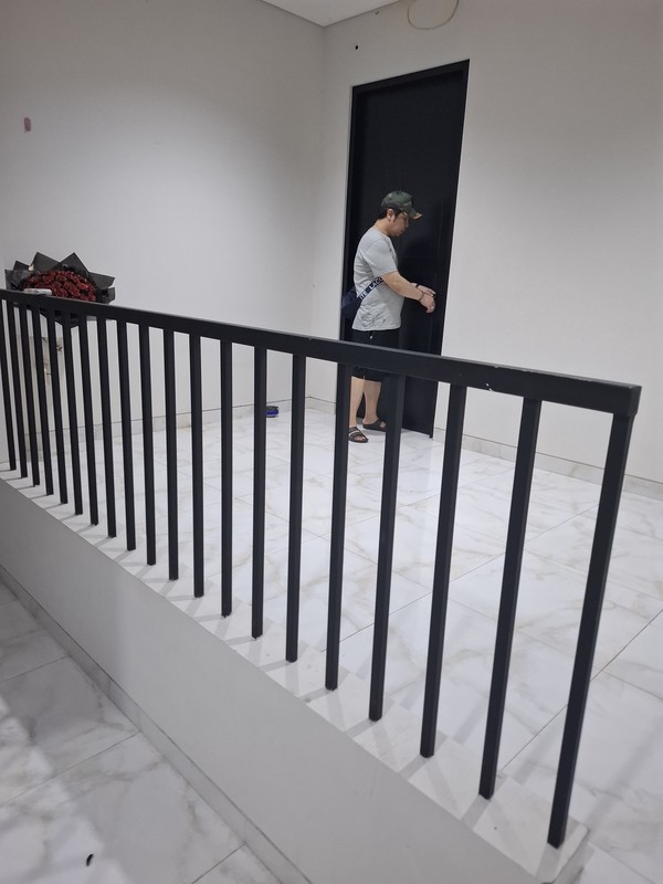 1 Milyar-an Dijual Rumah Baru Babatan Pratama Wiyung Surabaya Barat  - New Baru Minimalis Modern 2 Lantai dekat Taman Pondok Indah, Royal Residence , Babatan Mukti, Pakuwon Mall  