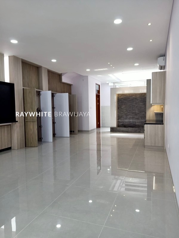 Disewakan Brand New Townhouse Modern Minimalis Area Radio Dalam