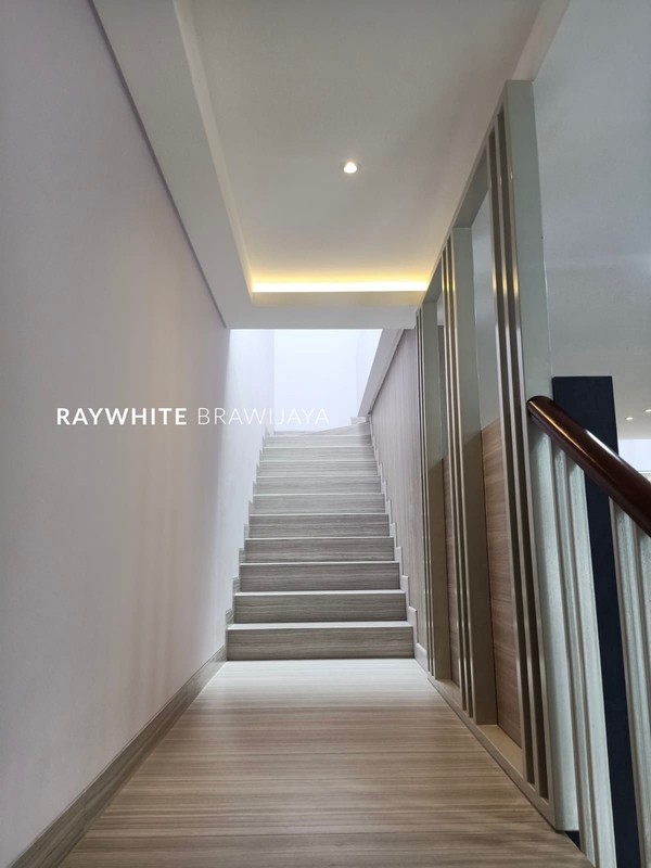 Disewakan Brand New Townhouse Modern Minimalis Area Radio Dalam
