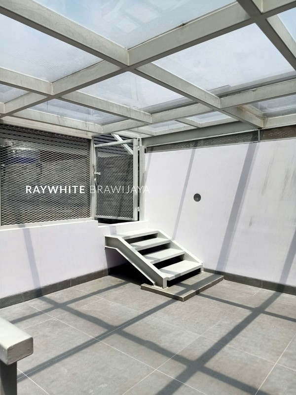 Disewakan Brand New Townhouse Modern Minimalis Area Radio Dalam