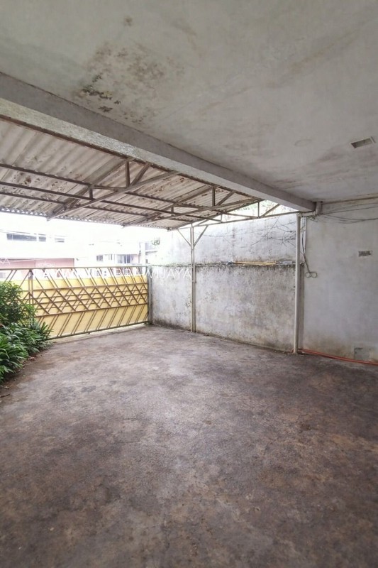 Rumah Tua Hitung Tanah Area Kebayoran Baru