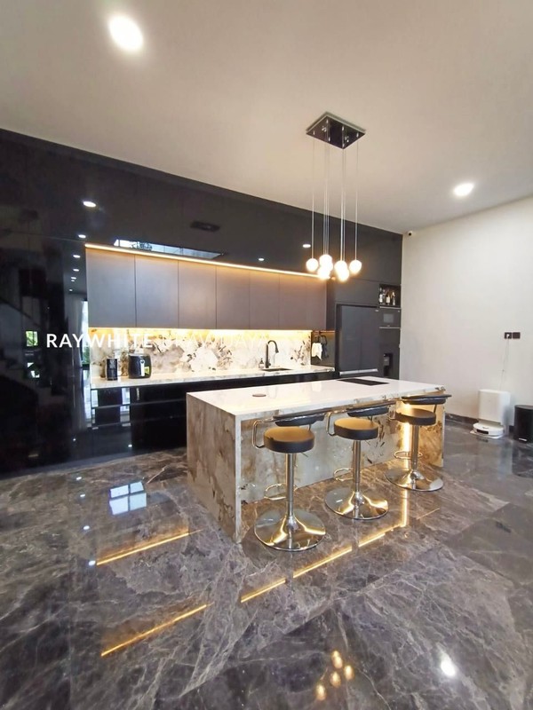 Rumah Modern dalam Cluster Premium Lokasi Strategis Area Kemanggisan