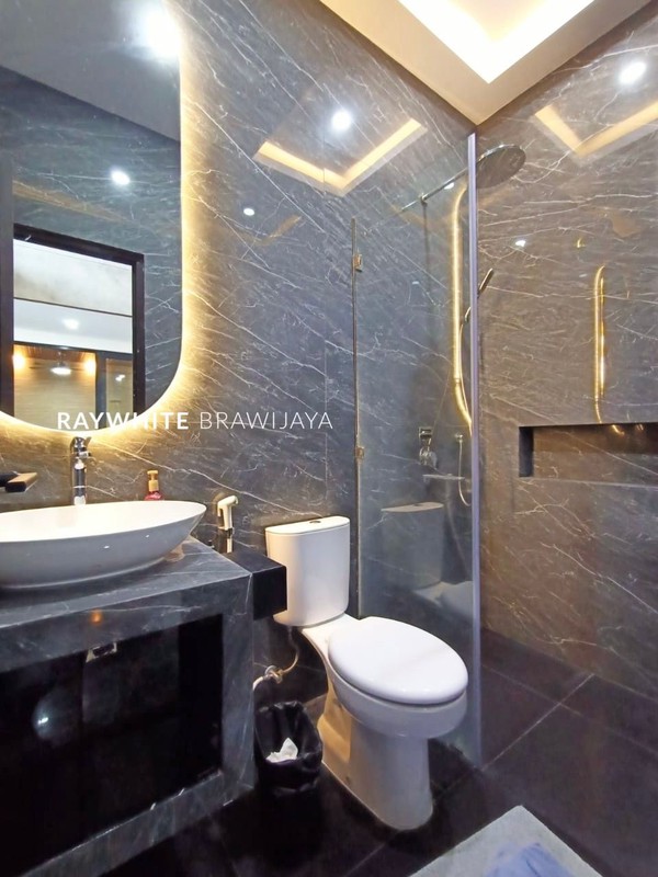 Rumah Modern dalam Cluster Premium Lokasi Strategis Area Kemanggisan