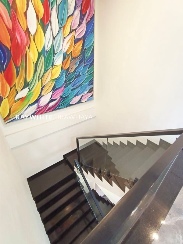 Rumah Modern dalam Cluster Premium Lokasi Strategis Area Kemanggisan