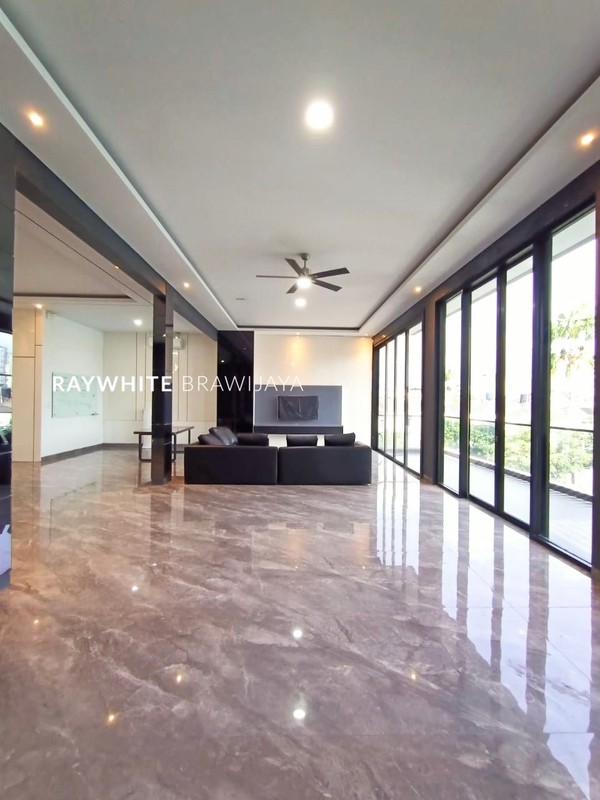 Rumah Modern dalam Cluster Premium Lokasi Strategis Area Kemanggisan