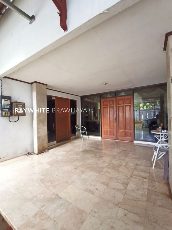 Rumah Tua Hitung Tanah Lokasi Strategis Area Radio Dalam