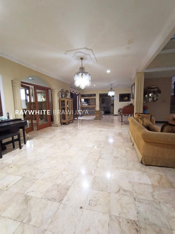 Rumah Tua Hitung Tanah Lokasi Strategis Area Radio Dalam