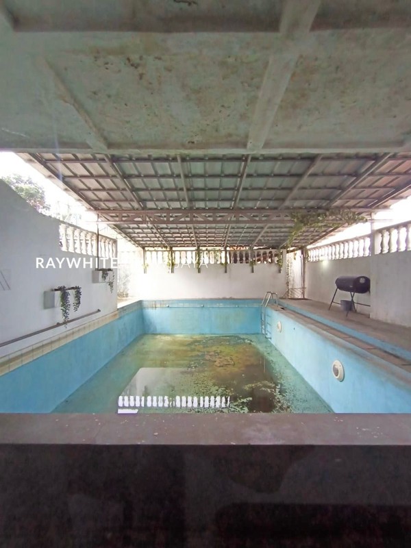 Rumah Tua Hitung Tanah Lokasi Strategis Area Radio Dalam