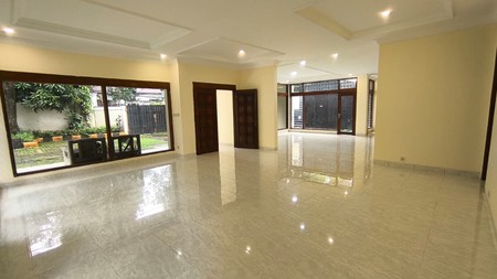 Rumah Disewakan di Jalan Kemang Selatan