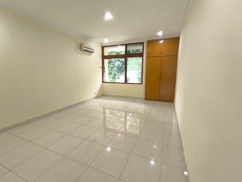 Rumah Disewakan di Jalan Kemang Selatan