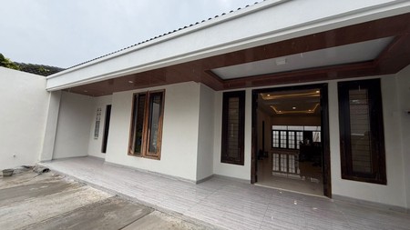 Dijual tanah beserta bangunan akses lokasi sangat strategis di Kemang 