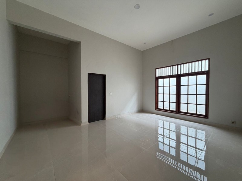 Dijual tanah beserta bangunan akses lokasi sangat strategis di Kemang 