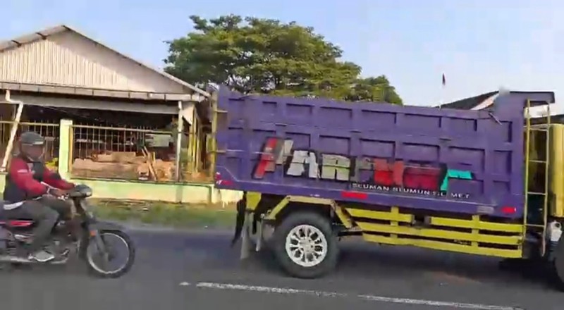 Dijual 1,3 Hektar Tanah Industri Gresik Jatim -Hadap Nol Jalan Raya Salak -Kecamatan Dukun - Gresik -Zona Merah- Area Industri