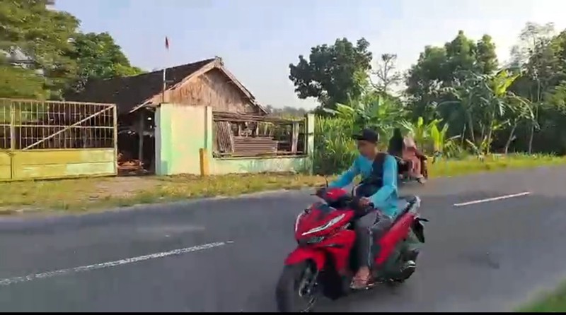 Dijual 1,3 Hektar Tanah Industri Gresik Jatim -Hadap Nol Jalan Raya Salak -Kecamatan Dukun - Gresik -Zona Merah- Area Industri