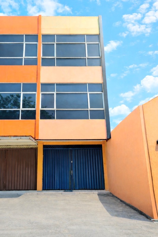 Sudah renovasi ulang, rapih, dan siap pakai, Ruko Percetakan Negara, Rawasari, 4,5x16,5m2.