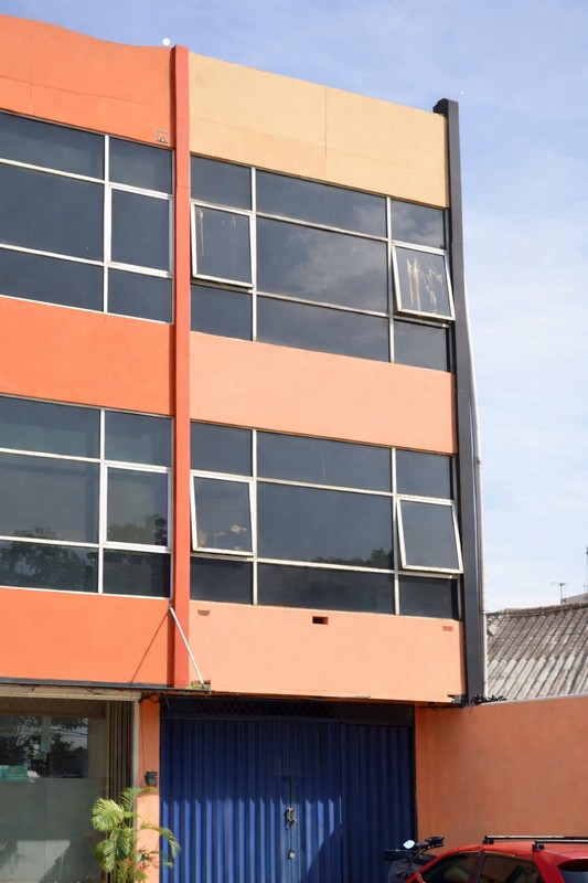 Sudah renovasi ulang, rapih, dan siap pakai, Ruko Percetakan Negara, Rawasari, 4,5x16,5m2.