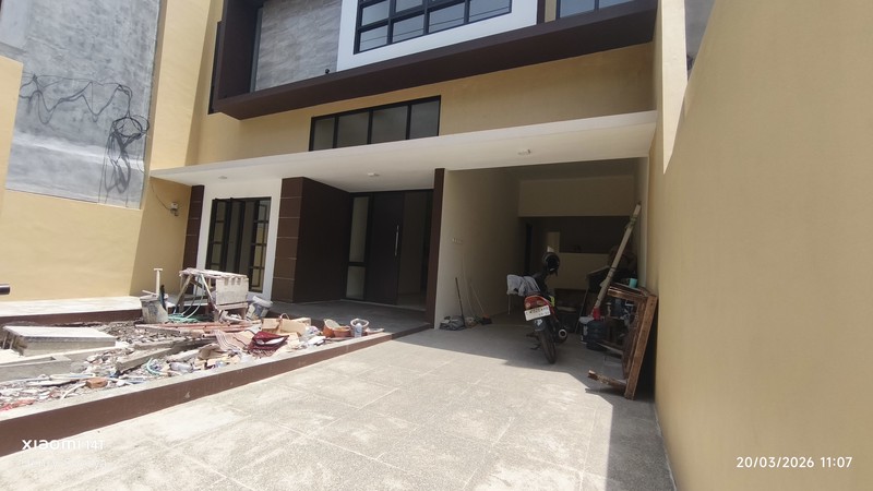 2046. Dijual Rumah Baru Gress Kendangsari, Tenggilis Tengah Surabaya Timur 