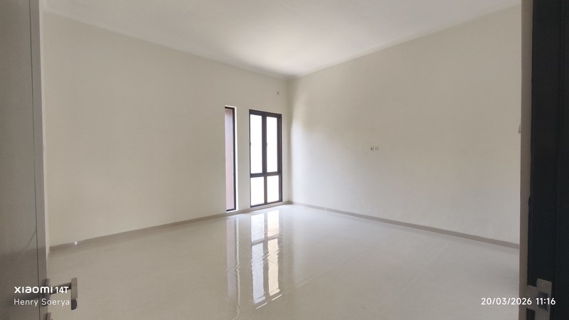 2046. Dijual Rumah Baru Gress Kendangsari, Tenggilis Tengah Surabaya Timur 