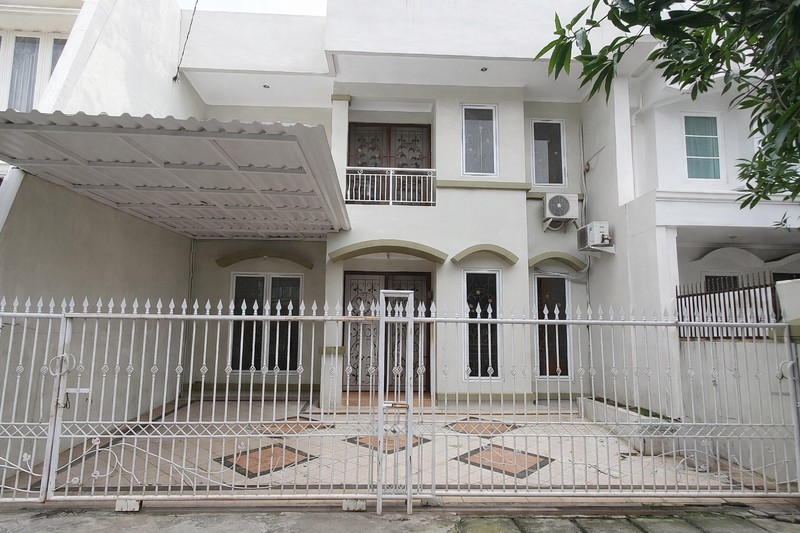 Rumah Lebar 8 Rapih Terawat di Gading Arcadia, Kelapa Gading. Siap Huni.