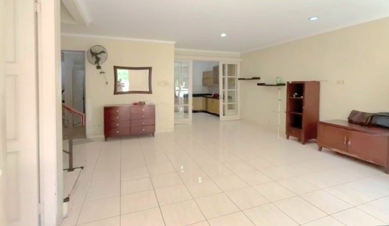 Rumah Lebar 8 Rapih Terawat di Gading Arcadia, Kelapa Gading. Siap Huni.