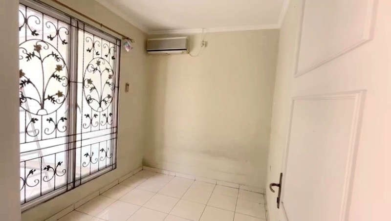 Rumah Lebar 8 Rapih Terawat di Gading Arcadia, Kelapa Gading. Siap Huni