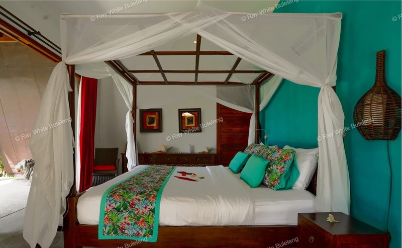 Dream Coastal Villa - Pool & Gazebos, Resort-Size Swimming Pool