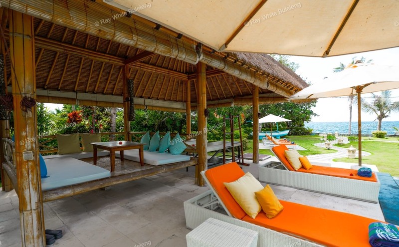 Dream Coastal Villa - Pool & Gazebos, Resort-Size Swimming Pool