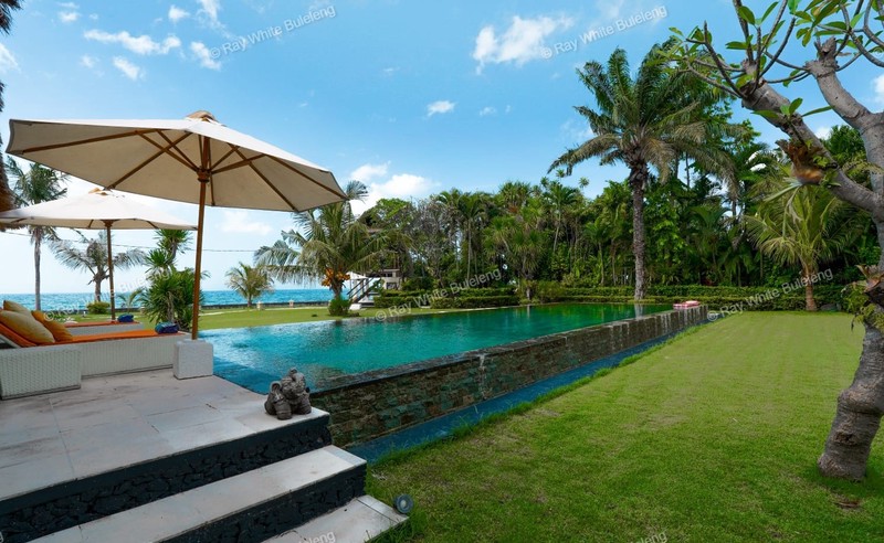Dream Coastal Villa - Pool & Gazebos, Resort-Size Swimming Pool