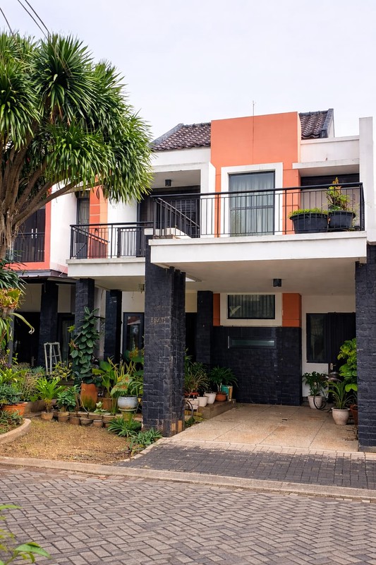 Rumah siap huni di Raffles Hills