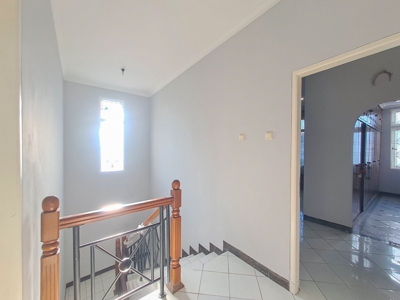 Rumah di Kasuari Bintaro Jaya Sektor 9, dekat Maleo, Mertilang