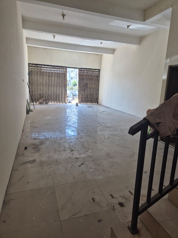 DIJUAL SEWAKAN RUKO 2,5 LANTAI JALAN RAYA KUWUKAN SURABAYA BARAT