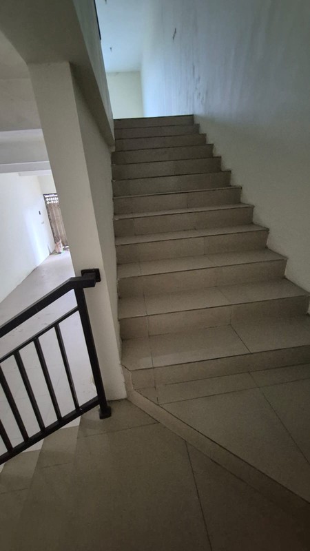 DIJUAL SEWAKAN RUKO 2,5 LANTAI JALAN RAYA KUWUKAN SURABAYA BARAT