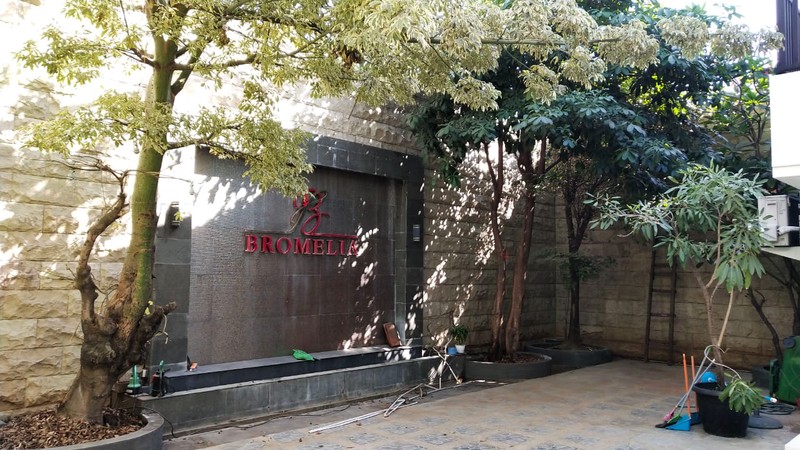 DISEWAKAN CEPAT BANGUNAN KOMERSIL LUAS TANAH 800 M2(20X40) JAL