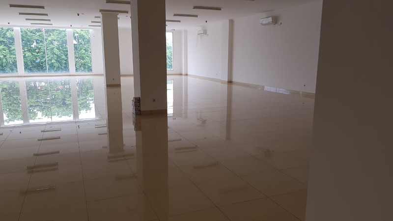 DIJUAL BANGUNAN BARU GRESS GEDUNG KOMERSIAL SERBAGUNA 3 LANTAI(1500 M2) JALAN RAYA JEMURSARI SURABAYA