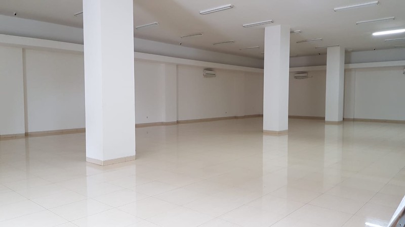 DIJUAL BANGUNAN BARU GRESS GEDUNG KOMERSIAL SERBAGUNA 3 LANTAI(1500 M2) JALAN RAYA JEMURSARI SURABAYA