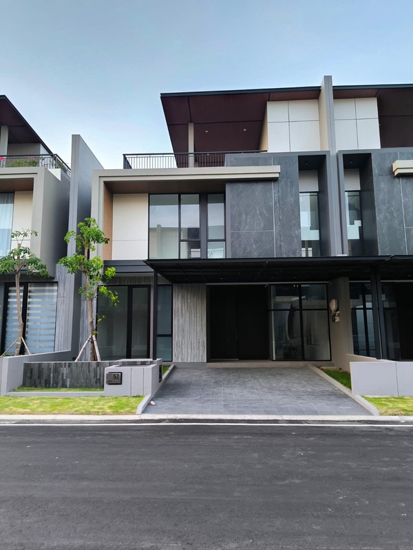 Dijual Cepat Rumah Baru PLUS ROOFTOP District 9 Citraland Utama Tipe ARDMORE Surabaya Barat