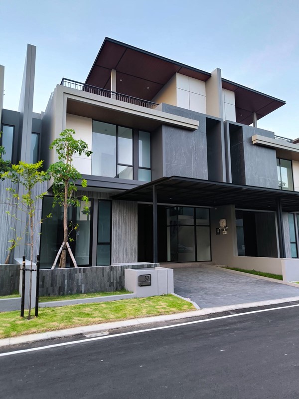 Dijual Cepat Rumah Baru PLUS ROOFTOP District 9 Citraland Utama Tipe ARDMORE Surabaya Barat