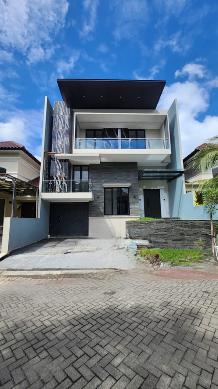 Dijual Rumah Baru Fullerton Place - Raffles Garden Citraland - Newton Hill Strategis Dekat Pakuwon Indah , Graha Family 