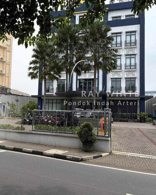 Gedung 5 Lantai Lebak Bulus Selangkah Ke MRT , Jakarta Selatan