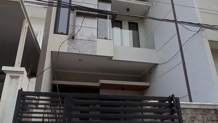 1 Milyar-an Dijual Rumah Mulyosari Prima Utara  - Baru Modern 2 Lantai Surabaya Timur dekat ITS, Pakuwon City , Galaxy Mall