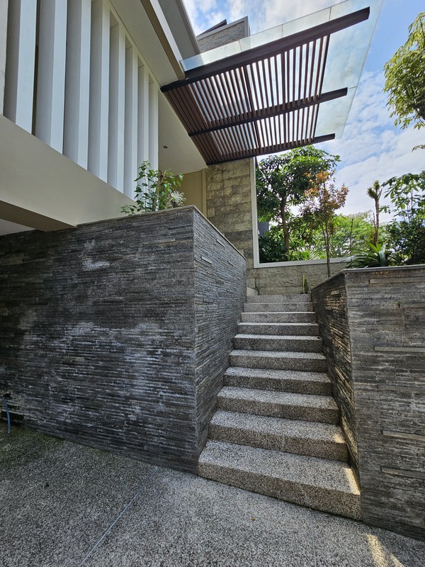 Dijual Rumah Citraland Somerset Surabaya Private Pool Full Furnished Hunian Modern Mewah Golf Area Dekat Palimanan Golf, Universitas Ciputra, Ciputra Hospital, Hokky Buah