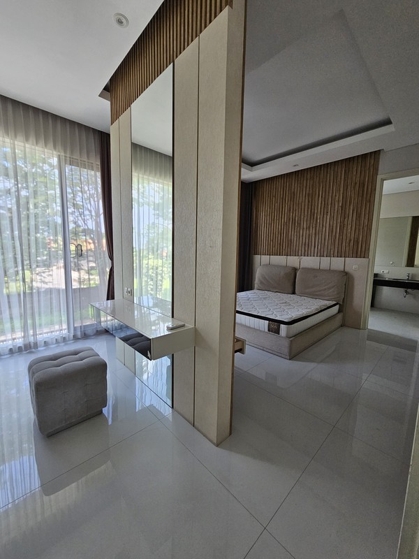 Dijual Rumah Citraland Somerset Surabaya Private Pool Full Furnished Hunian Modern Mewah Golf Area Dekat Palimanan Golf, Universitas Ciputra, Ciputra Hospital, Hokky Buah