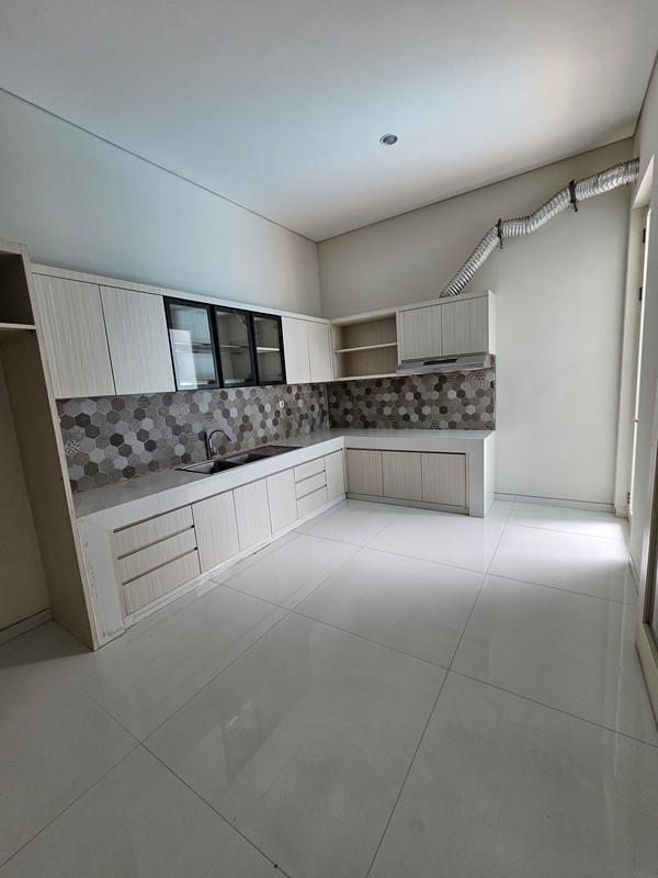 Dijual Rumah Citraland Somerset Surabaya Private Pool Full Furnished Hunian Modern Mewah Golf Area Dekat Palimanan Golf, Universitas Ciputra, Ciputra Hospital, Hokky Buah