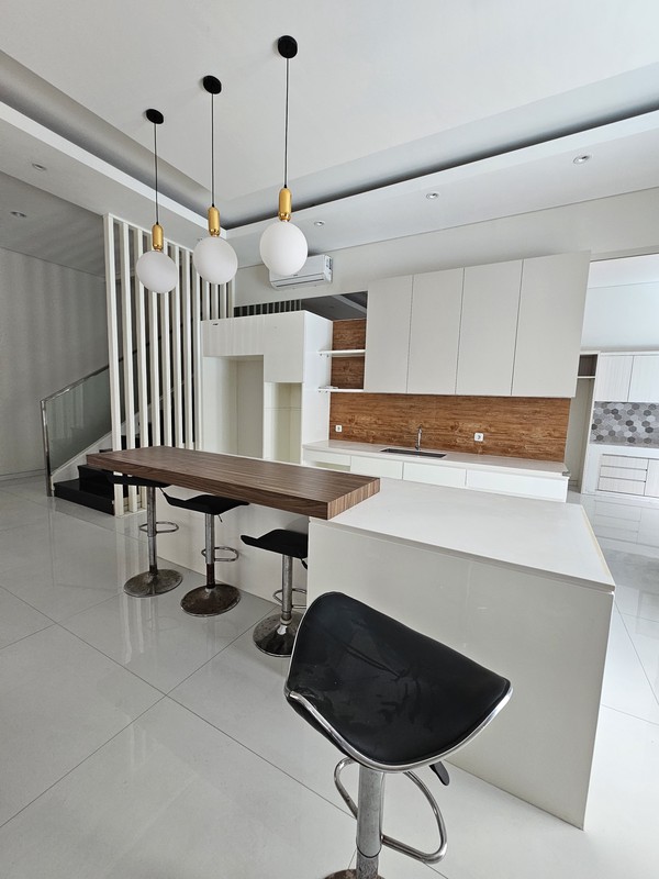 Dijual Rumah Citraland Somerset Surabaya Private Pool Full Furnished Hunian Modern Mewah Golf Area Dekat Palimanan Golf, Universitas Ciputra, Ciputra Hospital, Hokky Buah