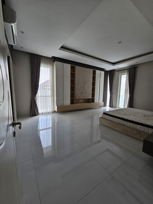 Dijual Rumah Citraland Somerset Surabaya Private Pool Full Furnished Hunian Modern Mewah Golf Area Dekat Palimanan Golf, Universitas Ciputra, Ciputra Hospital, Hokky Buah